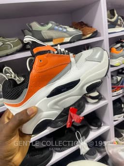 Dior Sneakers view 2