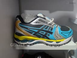 Asics shoe view 1